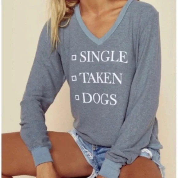 🦊💋 WILDFOX Single Taken Dogs V-Neck Baggy Beach Jumper Medium NWT - Picture 3 of 14